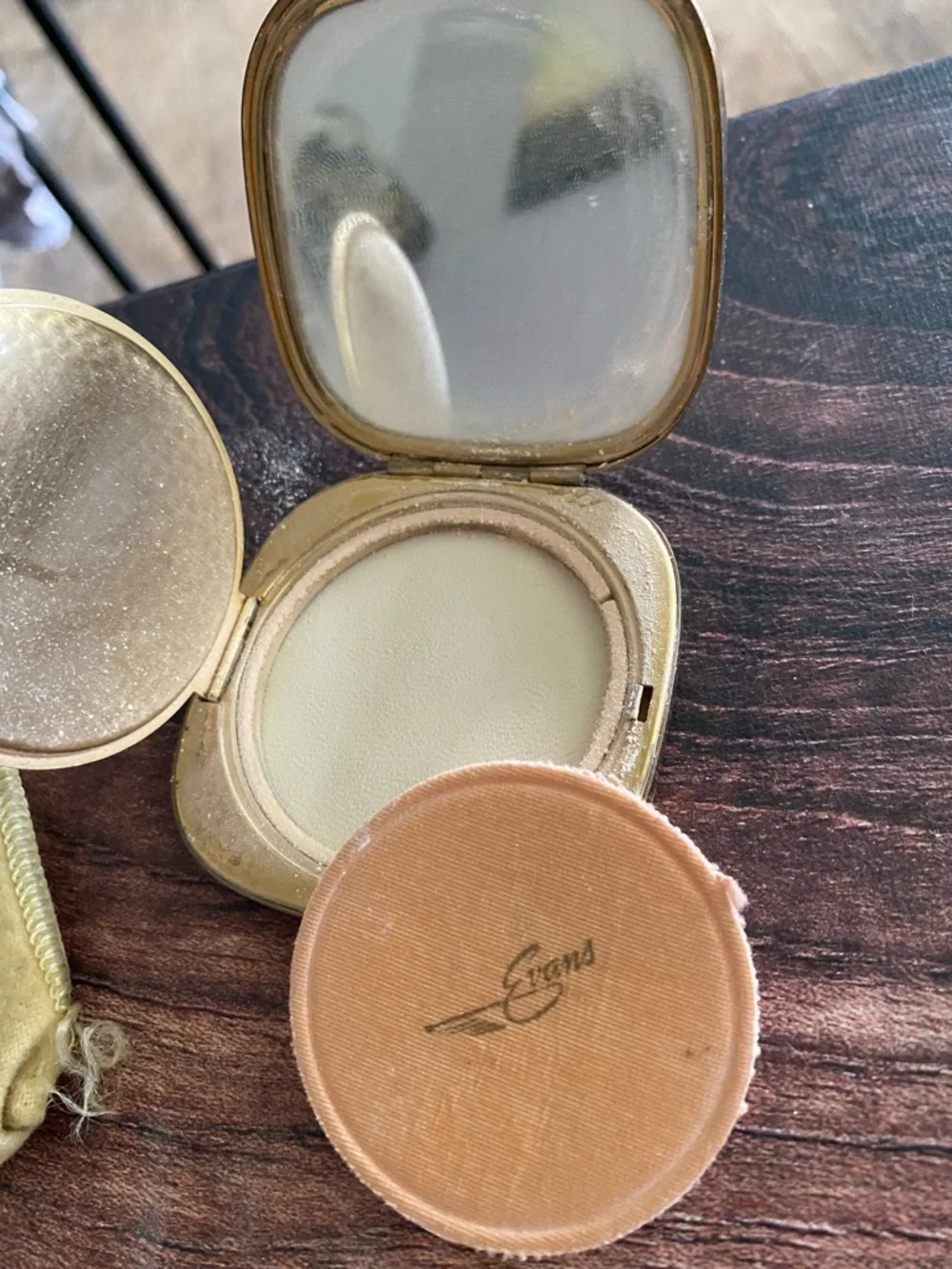 Vintage Yellow Floral Enamel Compact Mirror - Picture 3 of 7